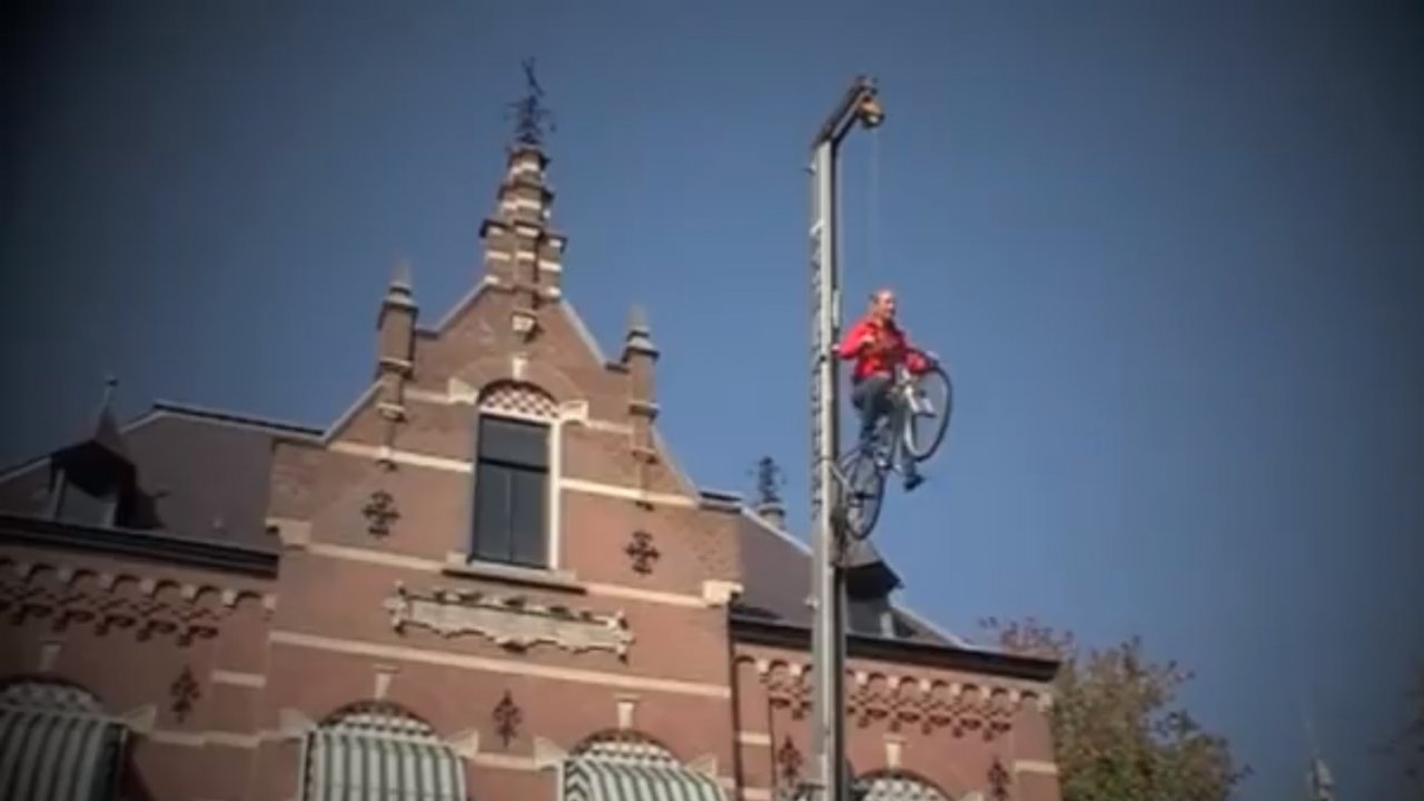 Vertical bike huren | Action Events | Verhuur van attracties, stuntshows, winter actie en simulatoren